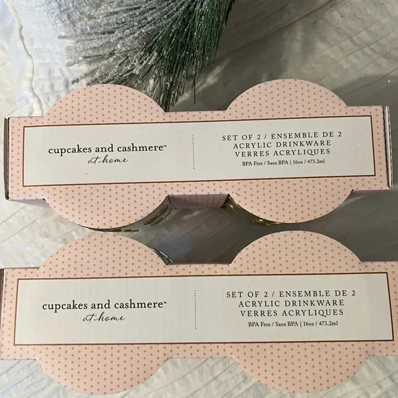 Cupcakes and Cashmere Elegant Red Bow Glass Set of 2 total of 4 - Picture 2 of 3